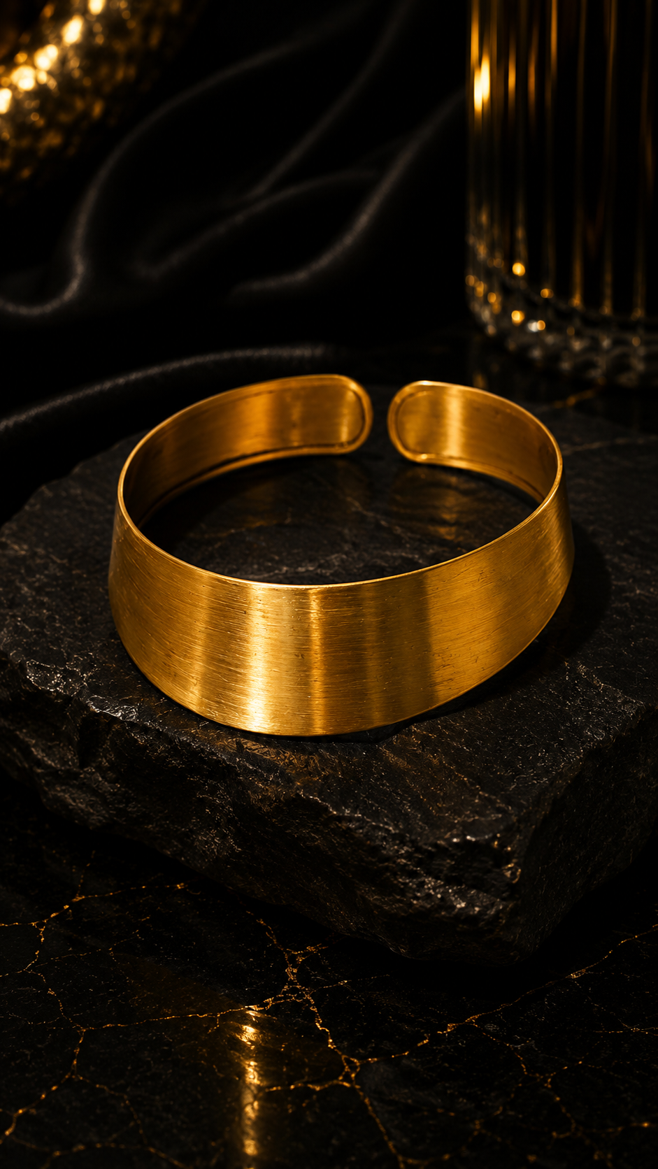 Aurelia Matte Brass Hasli Collar
