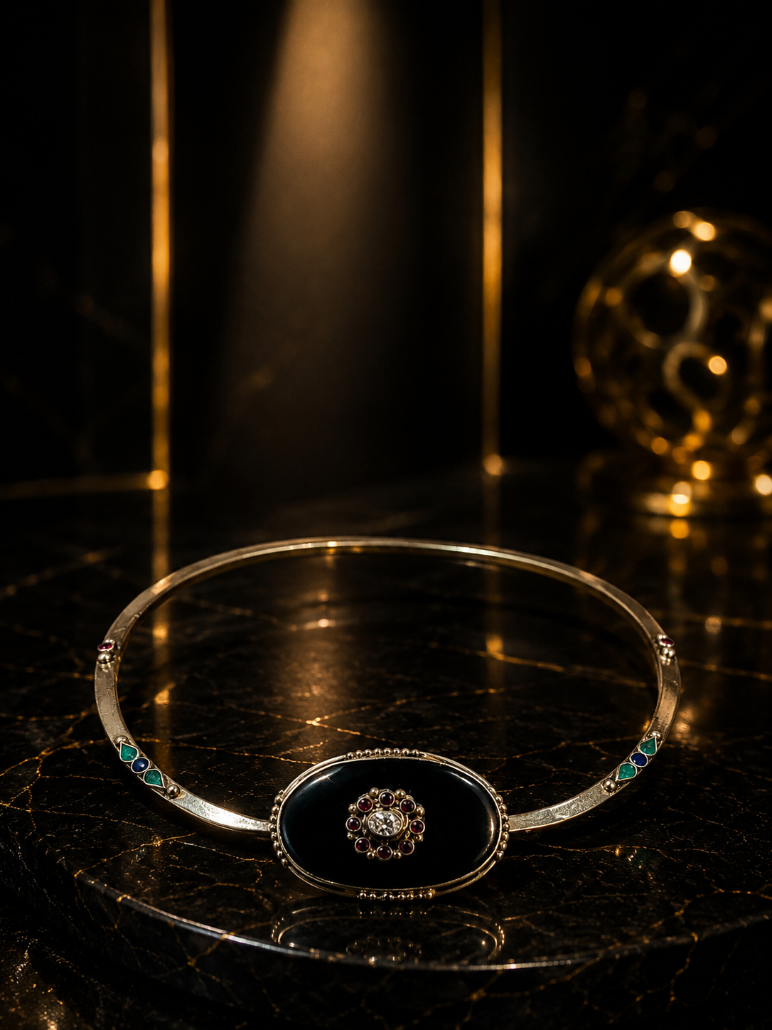 Onyx Medallion Hasli in Brass & Silver